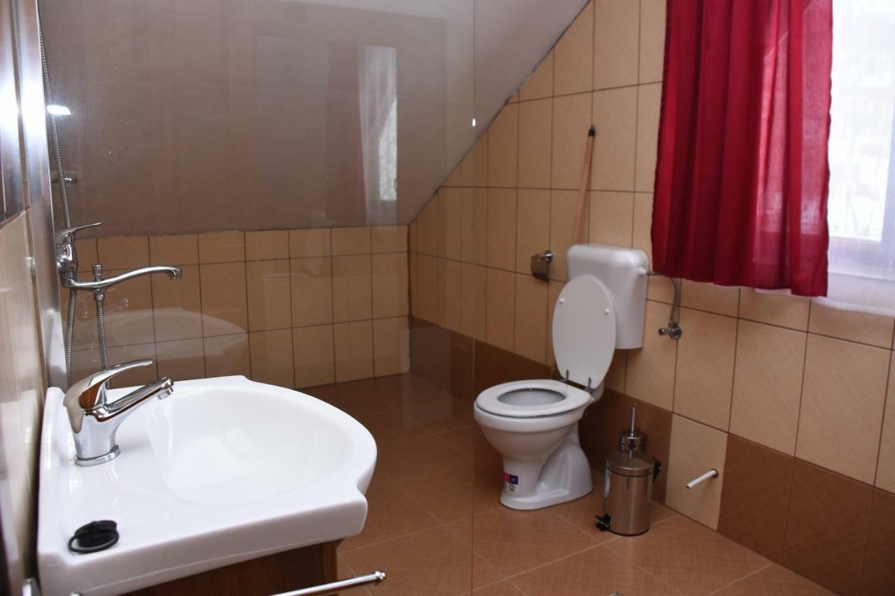 Hotel Katalin Kulcsoshaz Băile Chirui Exteriér fotografie
